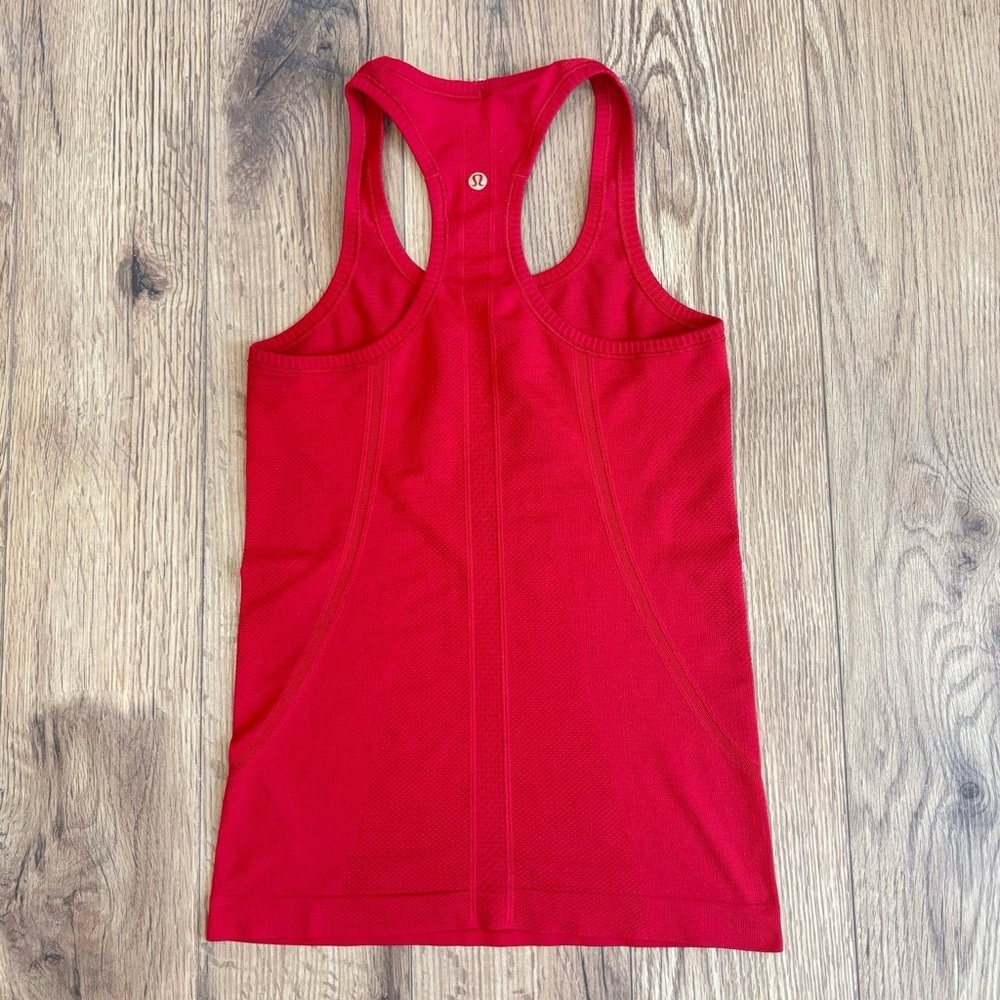 Lululemon Swiftly Tech Racerback Tank Top In Dark Red/Gold Logo Size 4